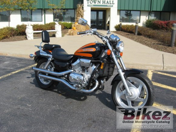 2000 Honda VF 750 C photo